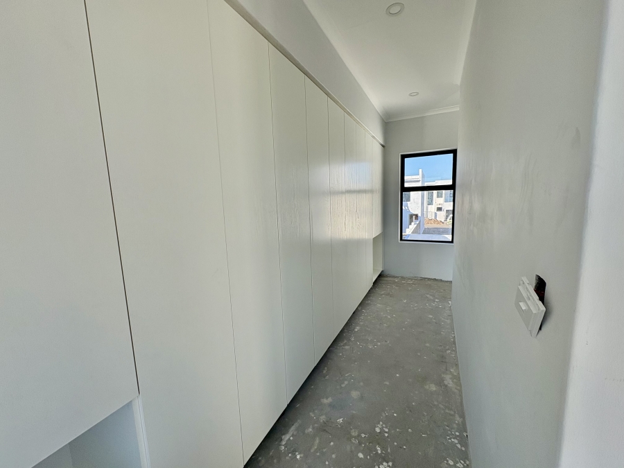 4 Bedroom Property for Sale in Sandown Western Cape